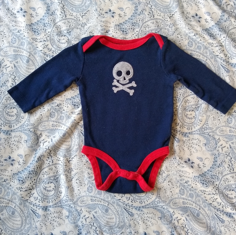 Carter's Skull/Crossbones Longsleeve Bodysuit